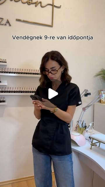 Vicces videó a kozmetikában